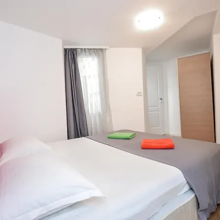 招待所 Budget 布加勒斯特